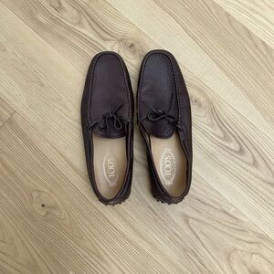 Tod’s men’s dark brown leather loafers